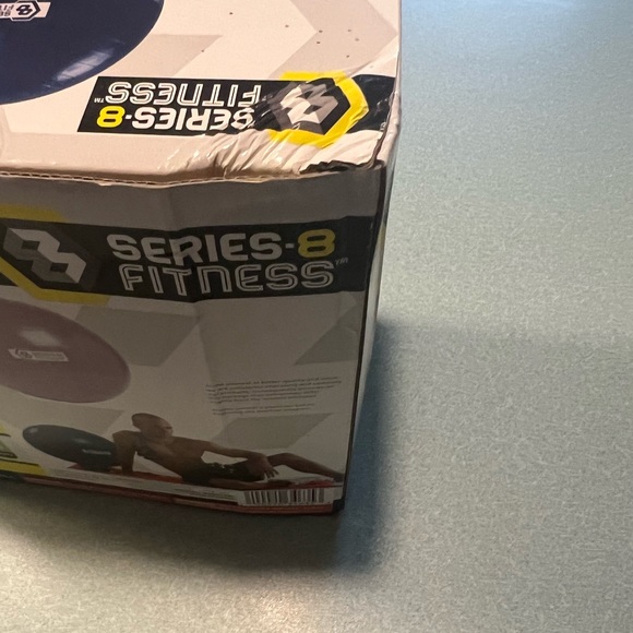 Workout Equipment Bundle: plank board, balancing disc and 26” fitness ball - Picture 11 of 11